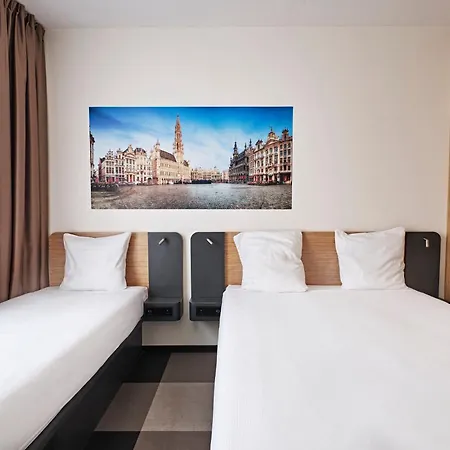 Easyhotel Brussels City Centre-3