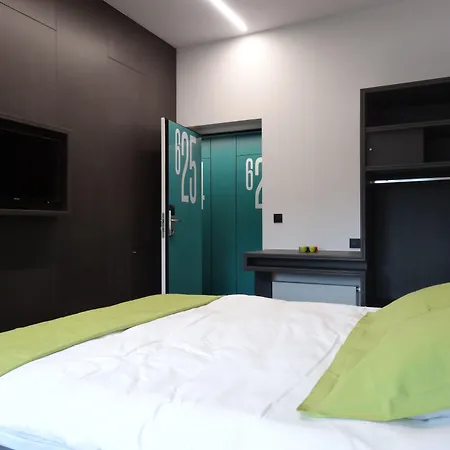 Sleep Well Youth Hostel-2